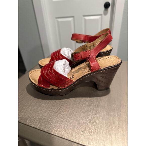 Naturalizer Martha Sandals Red Leather Wedge Heels Shoes Clogs Buckles Sz 5M - Picture 2 of 9